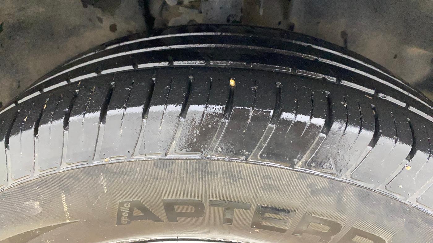 2021 Tata Safari XM, Diesel, Manual, 60,068 km, Right Front Tyre Tread
