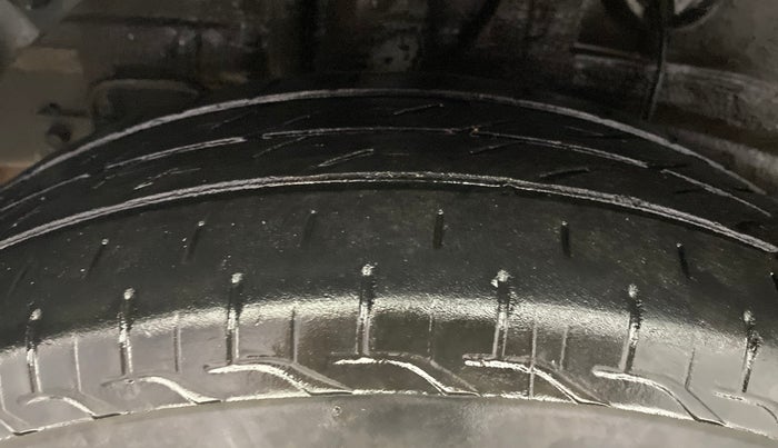 2020 Hyundai Elite i20 MAGNA PLUS 1.2, Petrol, Manual, 1,08,545 km, Right Rear Tyre Tread