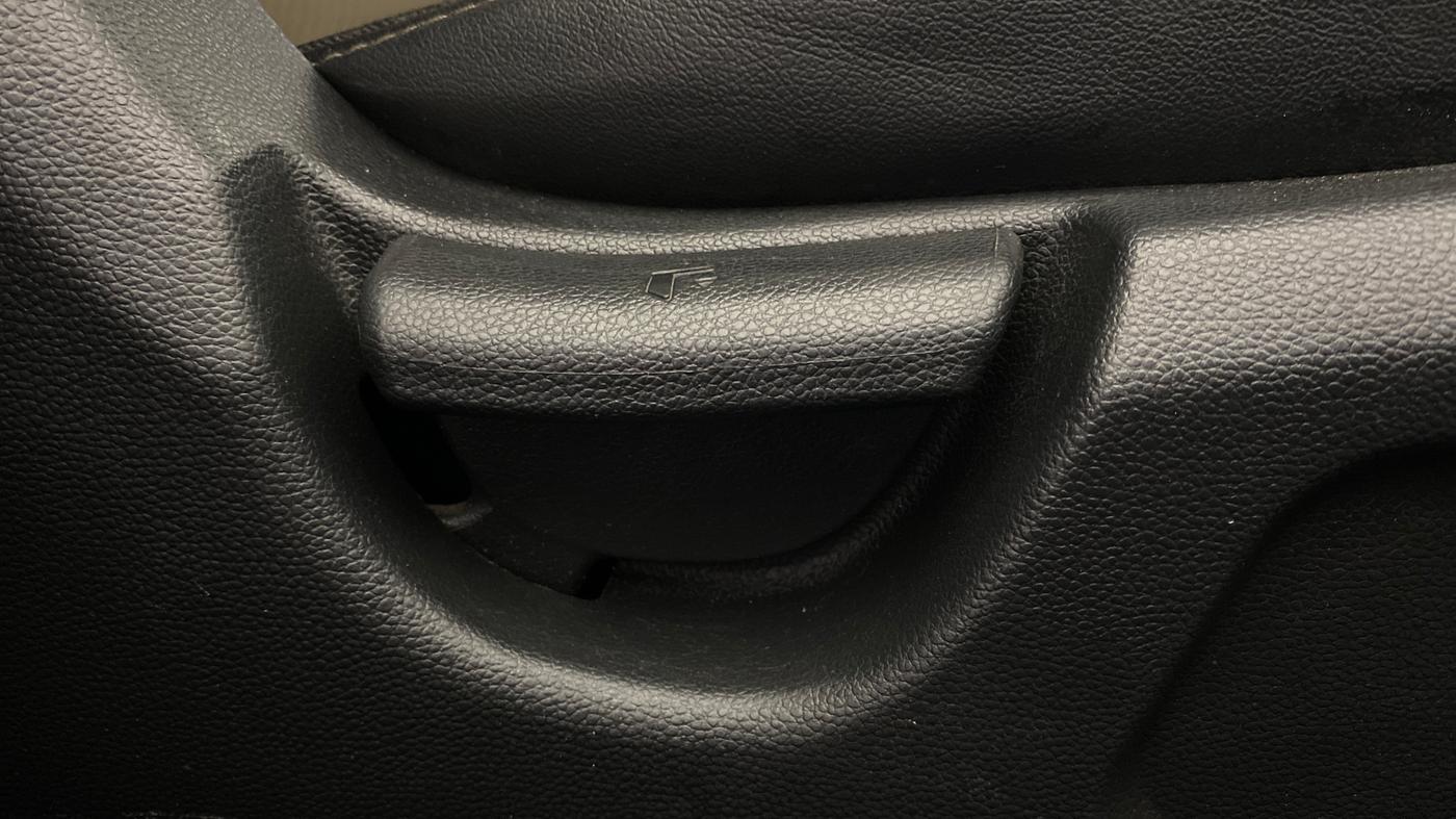 2020 Hyundai Elite i20 MAGNA PLUS 1.2, Petrol, Manual, 1,08,545 km, Driver Side Adjustment Panel