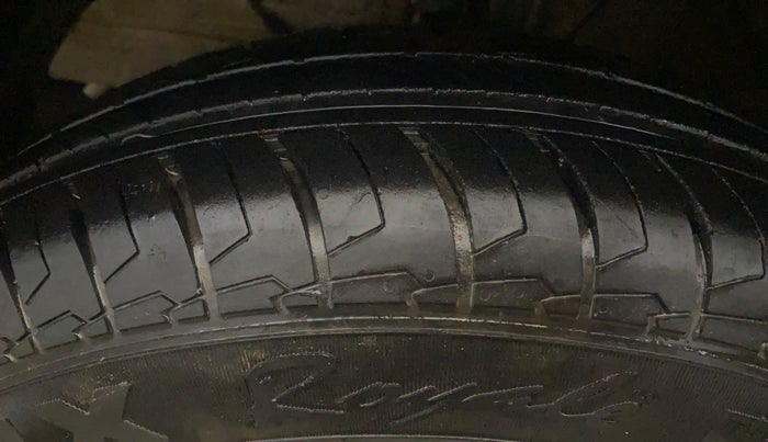 2023 Maruti Swift LXI, Petrol, Manual, 12,722 km, Left Front Tyre Tread