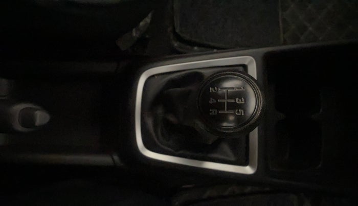 2023 Maruti Swift LXI, Petrol, Manual, 12,722 km, Gear Lever