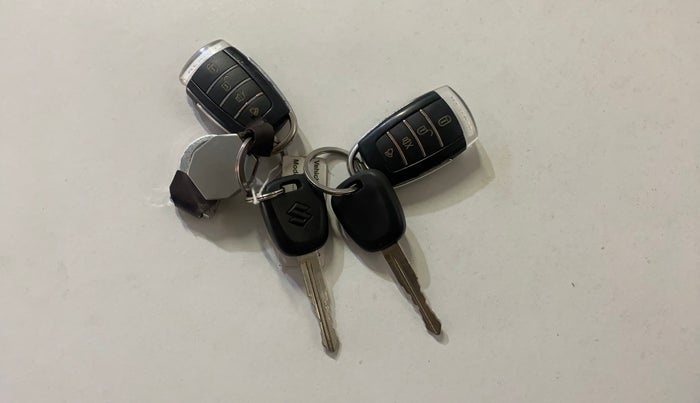 2023 Maruti Swift LXI, Petrol, Manual, 12,722 km, Key Close Up