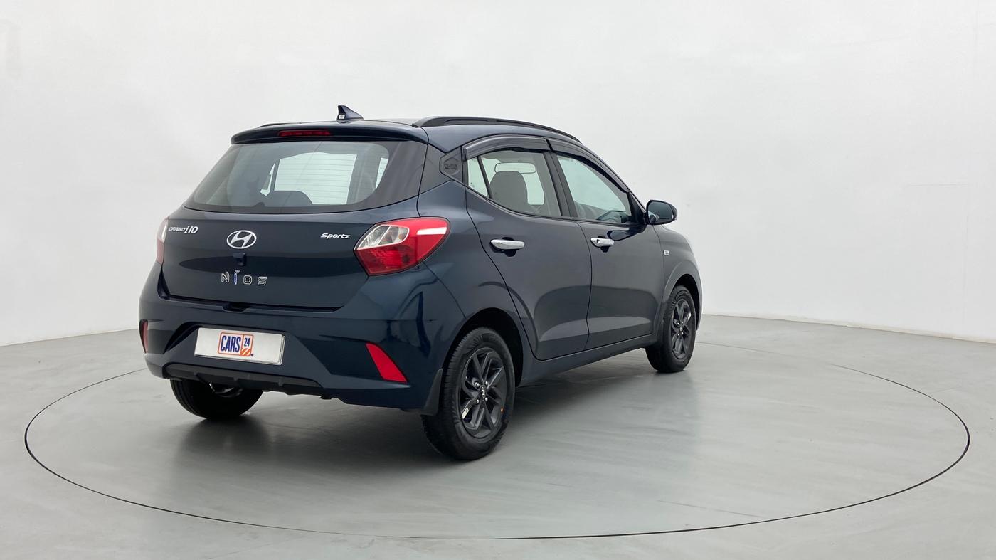 2021 Hyundai GRAND I10 NIOS SPORTZ 1.2 AT, Petrol, Automatic, 16,985 km, Right Back Diagonal