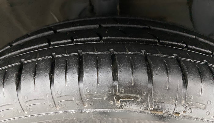 2021 Hyundai GRAND I10 NIOS SPORTZ 1.2 AT, Petrol, Automatic, 16,985 km, Right Front Tyre Tread