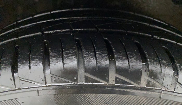 2017 Maruti Celerio VXI CNG D, CNG, Manual, 49,965 km, Right Front Tyre Tread