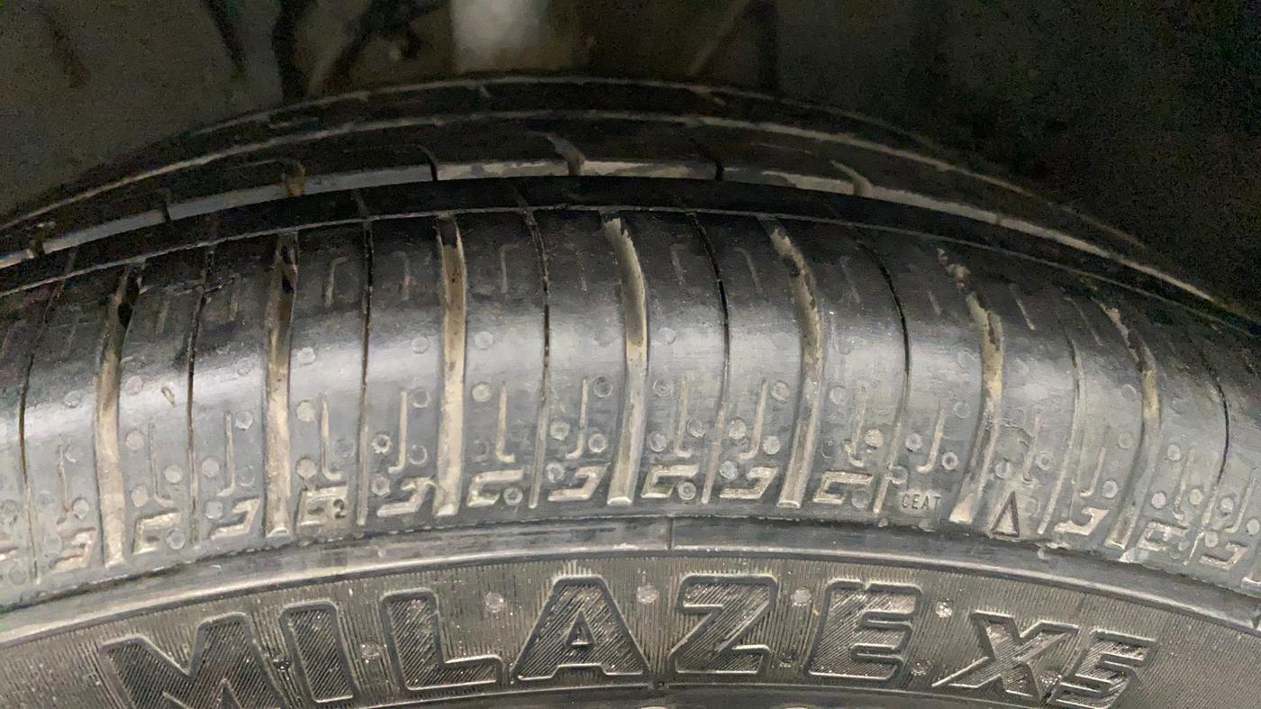 2020 Tata ALTROZ XE PETROL, Petrol, Manual, 54,745 km, Left Front Tyre Tread