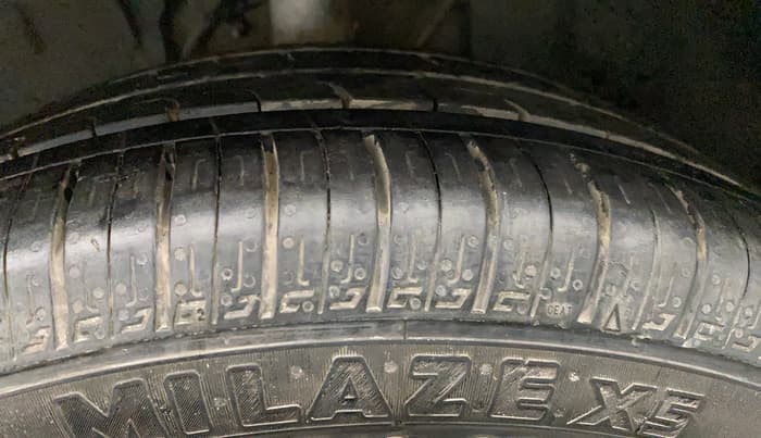 2020 Tata ALTROZ XE PETROL, Petrol, Manual, 55,548 km, Left Front Tyre Tread