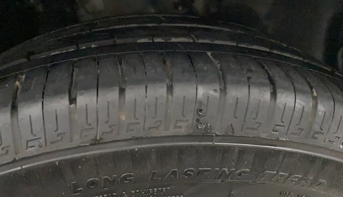 2020 Tata ALTROZ XE PETROL, Petrol, Manual, 55,548 km, Right Front Tyre Tread