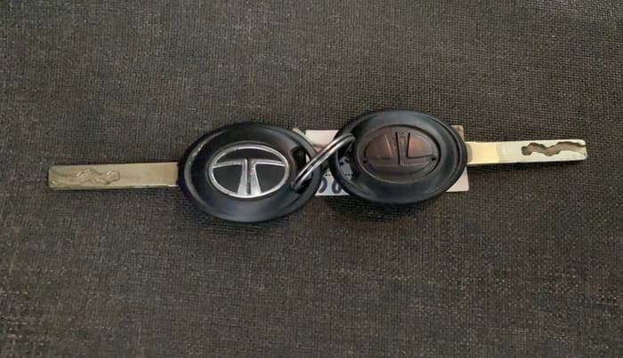 2020 Tata ALTROZ XE PETROL, Petrol, Manual, 55,548 km, Key Close Up