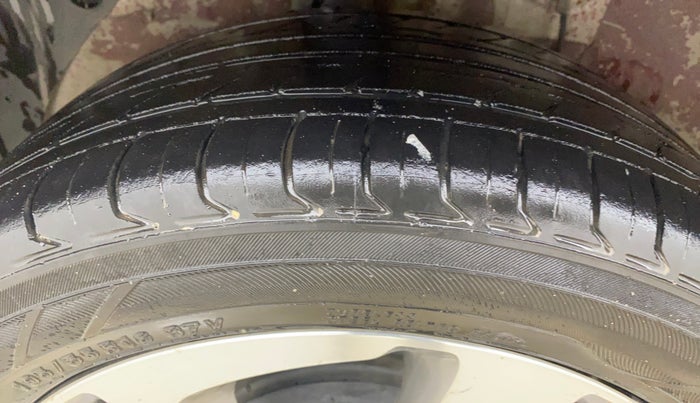 2017 Hyundai Elite i20 ASTA 1.2 (O), Petrol, Manual, 1,31,406 km, Right Rear Tyre Tread