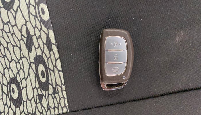 2017 Hyundai Elite i20 ASTA 1.2 (O), Petrol, Manual, 1,31,406 km, Key Close Up