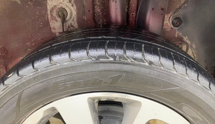 2017 Hyundai Elite i20 ASTA 1.2 (O), Petrol, Manual, 1,31,406 km, Left Rear Tyre Tread