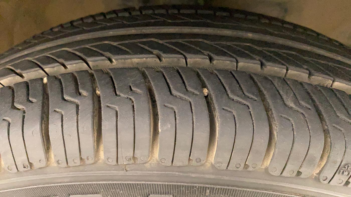 2012 Maruti Wagon R 1.0 LXI, Petrol, Manual, 85,329 km, Right Front Tyre Tread