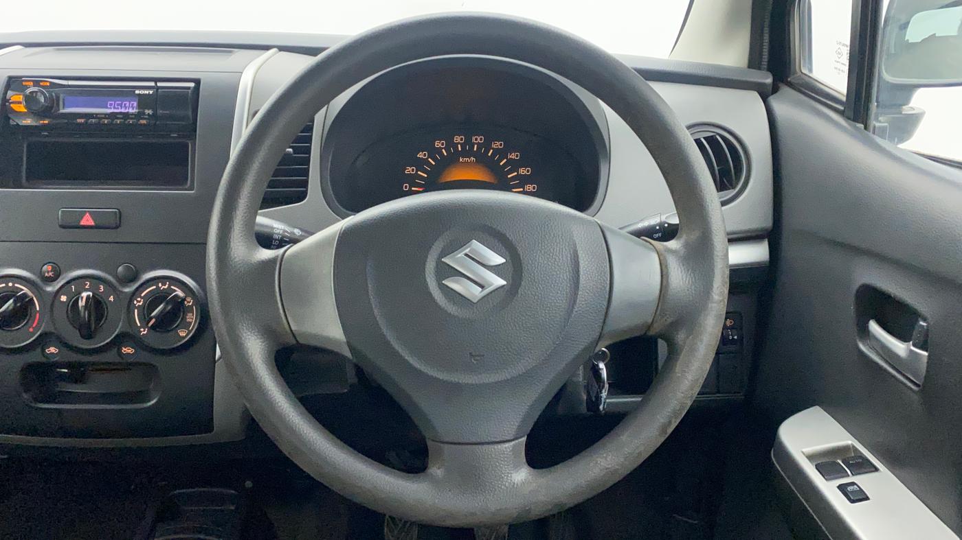 2012 Maruti Wagon R 1.0 LXI, Petrol, Manual, 85,329 km, Steering Wheel Close Up