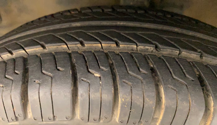 2012 Maruti Wagon R 1.0 LXI, Petrol, Manual, 85,329 km, Left Front Tyre Tread