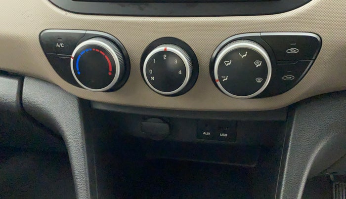 2014 Hyundai Grand i10 SPORTZ 1.2 KAPPA VTVT, Petrol, Manual, 49,287 km, AC Unit - Minor issue in the heater switch