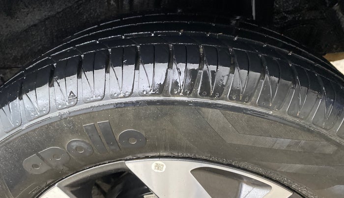 2022 KIA SONET HTX PLUS 1.0 IMT, Petrol, Manual, 29,745 km, Left Rear Tyre Tread