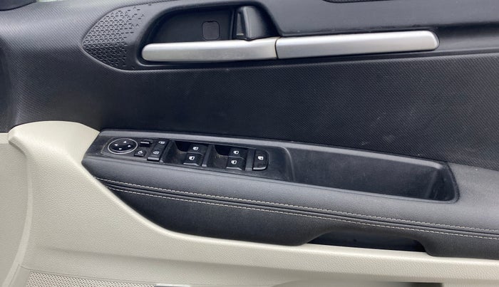 2022 KIA SONET HTX PLUS 1.0 IMT, Petrol, Manual, 29,745 km, Driver Side Door Panels Control