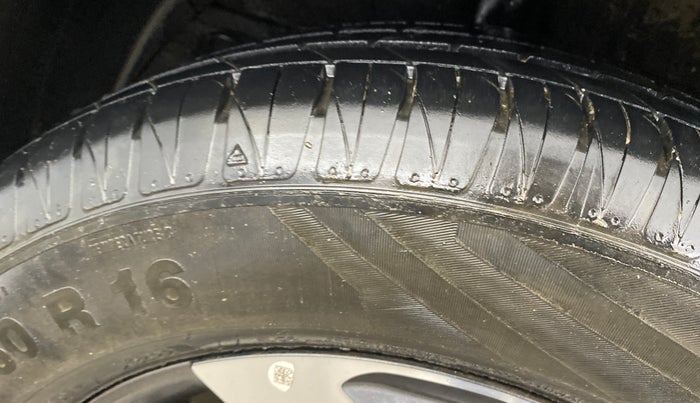 2022 KIA SONET HTX PLUS 1.0 IMT, Petrol, Manual, 29,745 km, Right Rear Tyre Tread