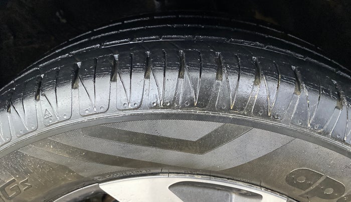 2022 KIA SONET HTX PLUS 1.0 IMT, Petrol, Manual, 29,745 km, Right Front Tyre Tread