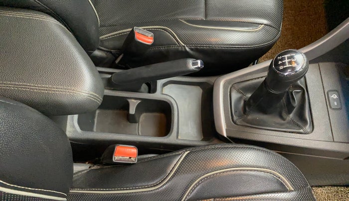 2022 Maruti BREZZA ZXI + SMART HYBRID, Petrol, Manual, 77,792 km, Gear Lever