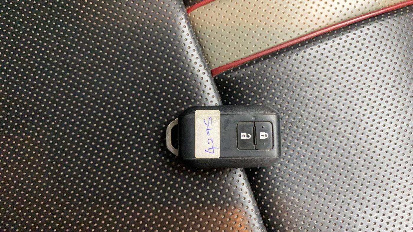 2022 Maruti BREZZA ZXI + SMART HYBRID, Petrol, Manual, 77,807 km, Key Close Up