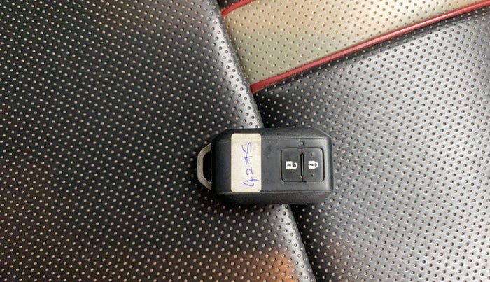 2022 Maruti BREZZA ZXI + SMART HYBRID, Petrol, Manual, 77,792 km, Key Close Up