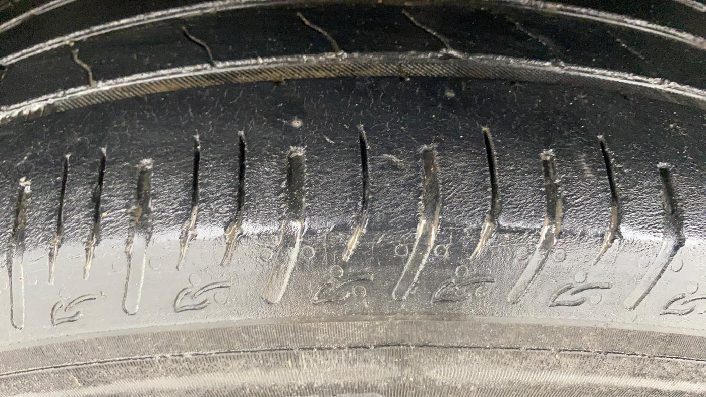 2022 Maruti BREZZA ZXI + SMART HYBRID, Petrol, Manual, 77,807 km, Left Front Tyre Tread