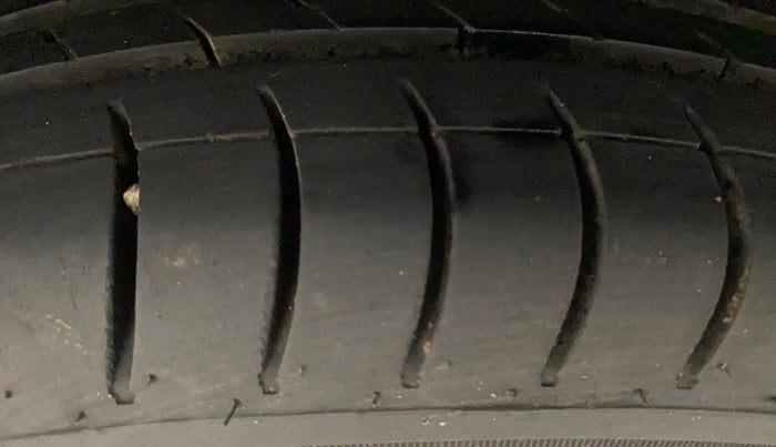 2015 Maruti Alto 800 LXI, Petrol, Manual, 53,145 km, Left Rear Tyre Tread