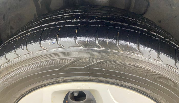 2016 Tata Tiago XT DIESEL, Diesel, Manual, 60,451 km, Left Front Tyre Tread