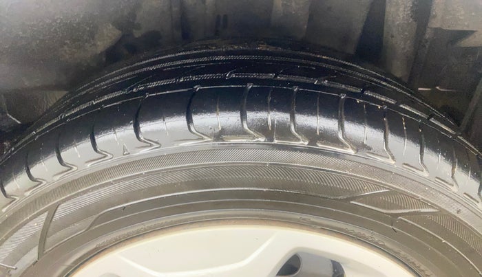 2016 Tata Tiago XT DIESEL, Diesel, Manual, 60,451 km, Left Rear Tyre Tread