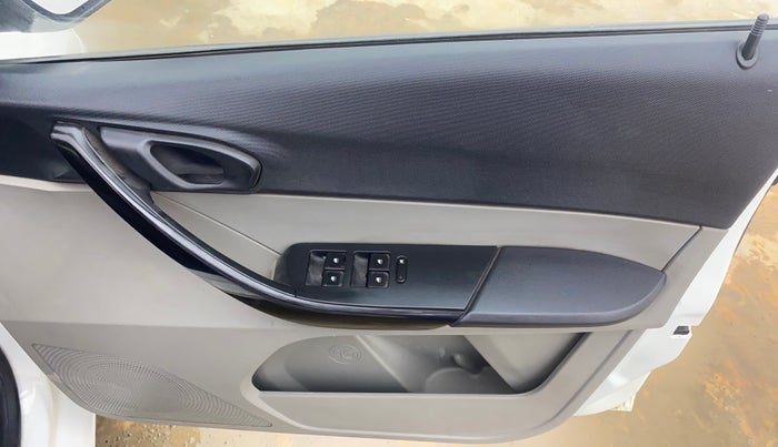 2016 Tata Tiago XT DIESEL, Diesel, Manual, 60,451 km, Driver Side Door Panels Control