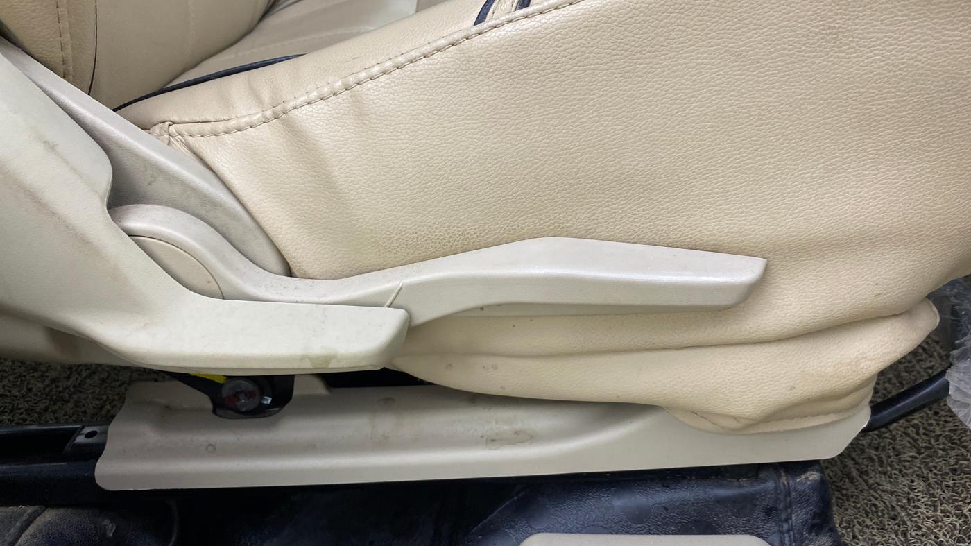 2020 Maruti Dzire VXI, Petrol, Manual, 35,404 km, Driver Side Adjustment Panel