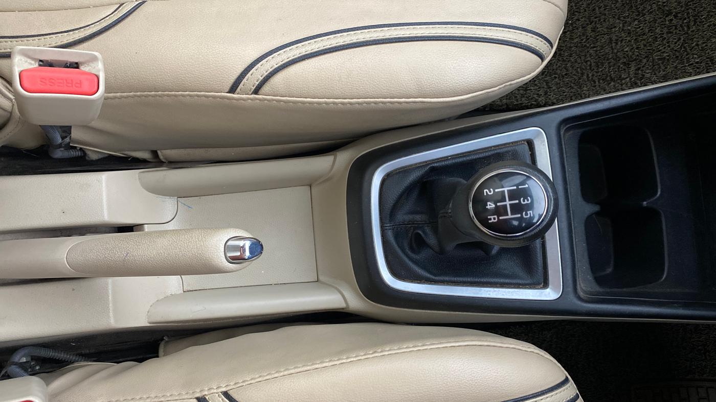 2020 Maruti Dzire VXI, Petrol, Manual, 35,404 km, Gear Lever