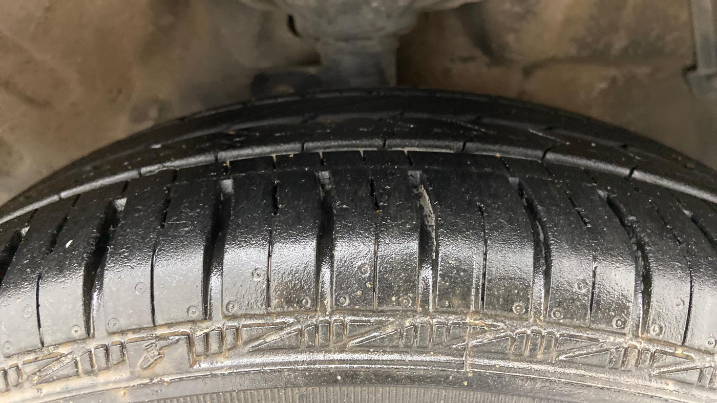 2015 Maruti Celerio ZXI AMT, Petrol, Automatic, 62,057 km, Right Front Tyre Tread