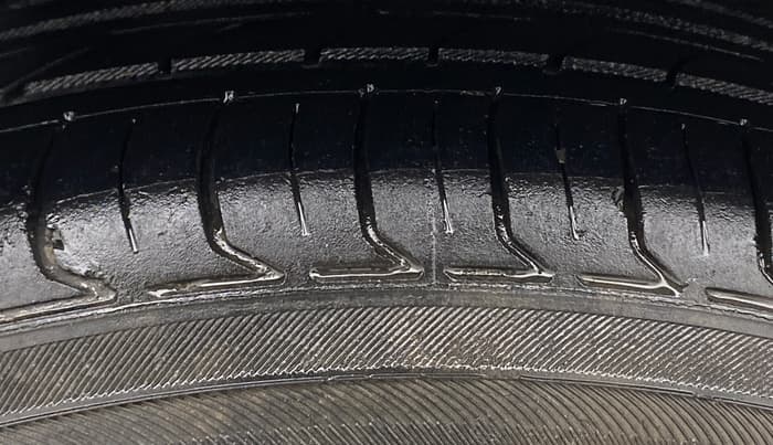 2021 Volkswagen Vento HIGHLINE 1.0L TSI, Petrol, Manual, 57,349 km, Right Rear Tyre Tread