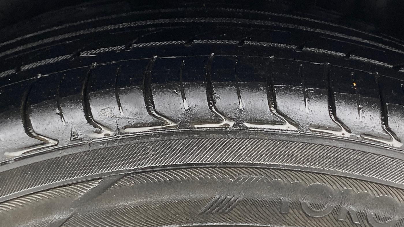 2021 Volkswagen Vento HIGHLINE 1.0L TSI, Petrol, Manual, 57,349 km, Left Rear Tyre Tread