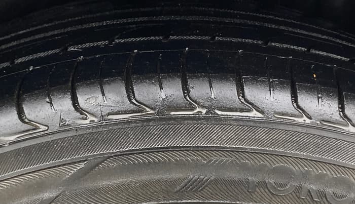 2021 Volkswagen Vento HIGHLINE 1.0L TSI, Petrol, Manual, 57,349 km, Left Rear Tyre Tread