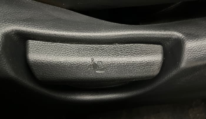 2015 Hyundai Grand i10 ASTA AT 1.2 KAPPA VTVT, CNG, Automatic, 65,384 km, Driver Side Adjustment Panel