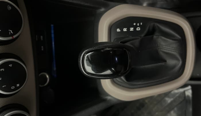 2015 Hyundai Grand i10 ASTA AT 1.2 KAPPA VTVT, CNG, Automatic, 65,384 km, Gear Lever