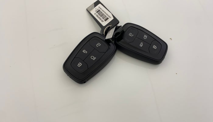 2025 Tata NEXON CREATIVE PLUS S 1.2 REVOTRON 6 AMT, Petrol, Automatic, 1,261 km, Key Close Up