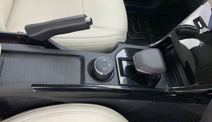 2025 Tata NEXON CREATIVE PLUS S 1.2 REVOTRON 6 AMT, Petrol, Automatic, 1,261 km, Gear Lever