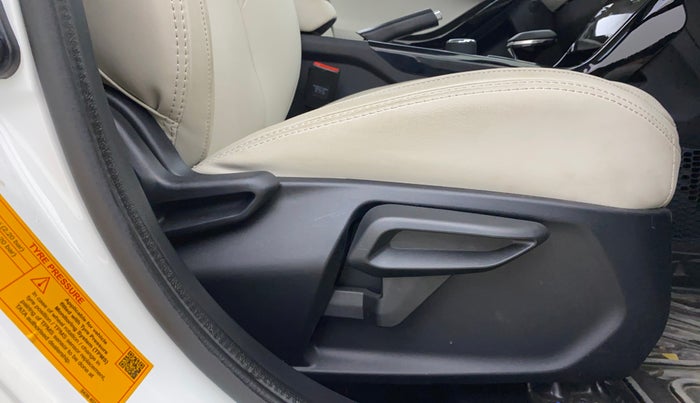 2025 Tata NEXON CREATIVE PLUS S 1.2 REVOTRON 6 AMT, Petrol, Automatic, 1,261 km, Driver Side Adjustment Panel