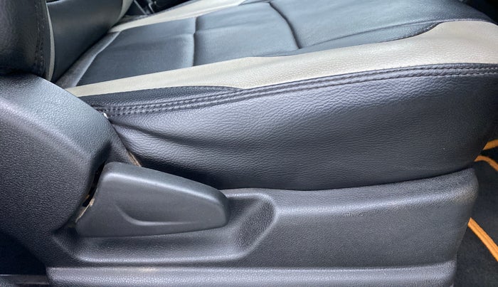 2018 Renault Kwid RXL, Petrol, Manual, 80,212 km, Driver Side Adjustment Panel
