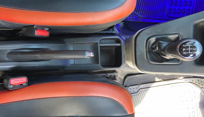 2019 Maruti New Wagon-R VXI 1.0, Petrol, Manual, 66,444 km, Gear Lever