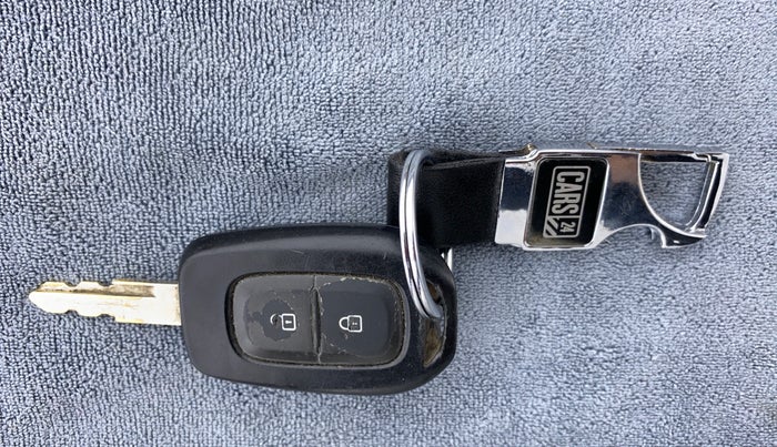 2015 Renault Kwid RXT Opt, Petrol, Manual, 26,795 km, Key Close Up