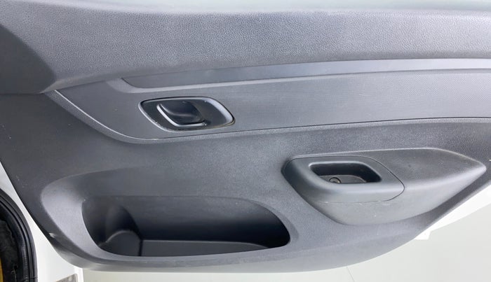 2015 Renault Kwid RXT Opt, Petrol, Manual, 26,795 km, Driver Side Door Panels Control