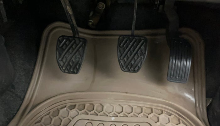 2014 Nissan Micra Active XL, Petrol, Manual, 39,225 km, Pedals