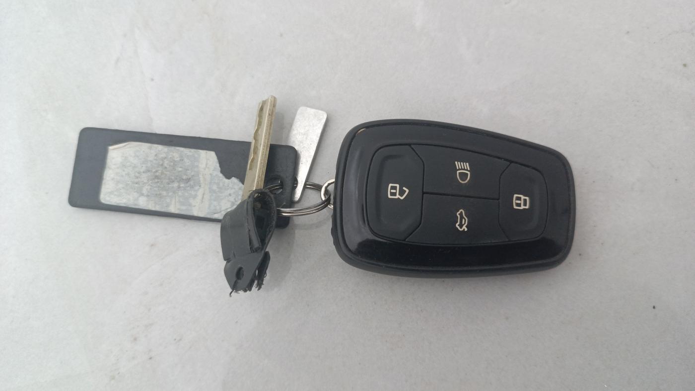 2020 Tata ALTROZ XZ PETROL, Petrol, Manual, 41,857 km, Key Close Up
