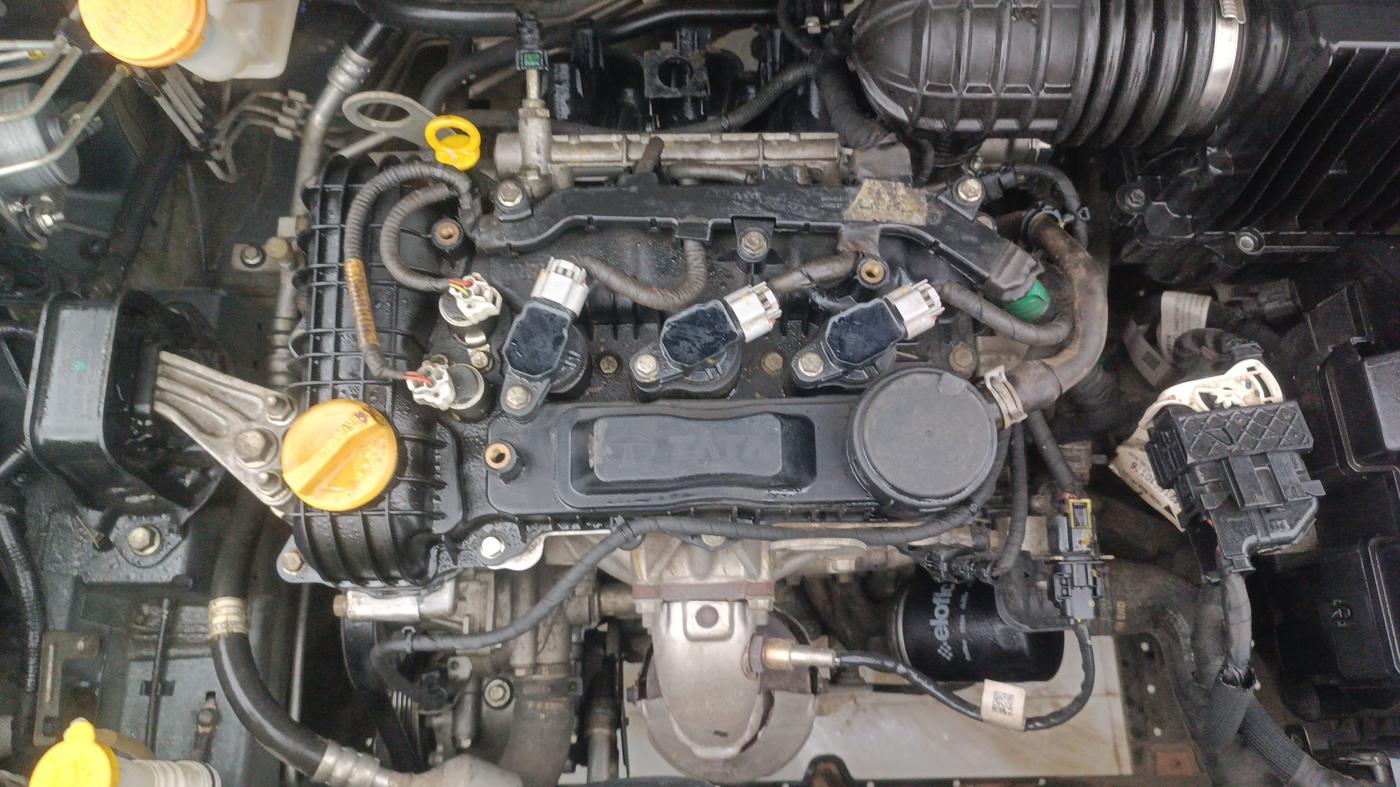 2020 Tata ALTROZ XZ PETROL, Petrol, Manual, 41,857 km, Engine View